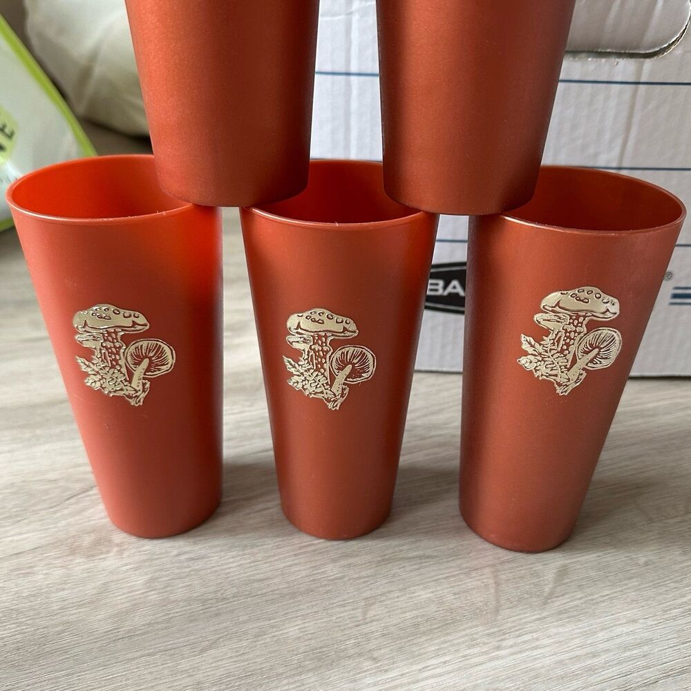 Vintage 1970s Mushroom Plastic Cups - 5 Cups - Picture 3 of 7